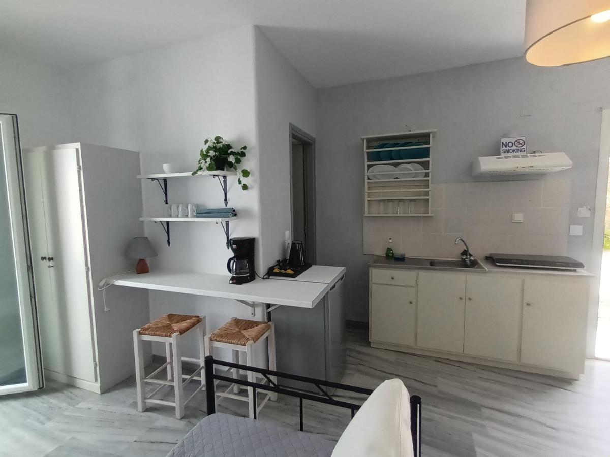 Athina'S Blue Studios Науса Экстерьер фото