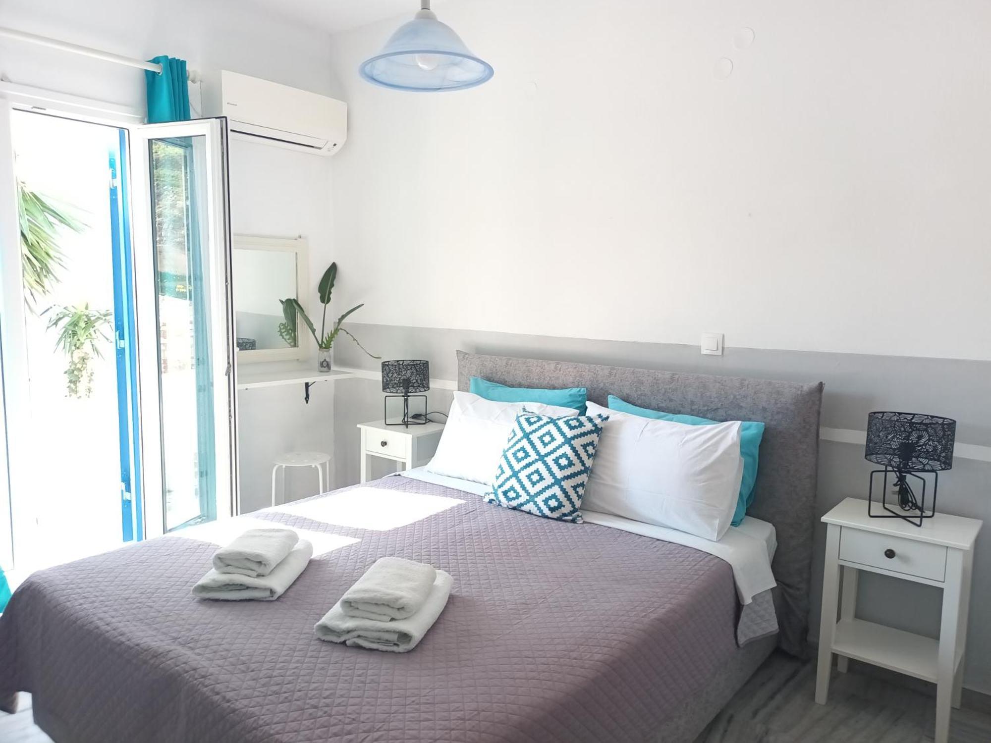 Athina'S Blue Studios Науса Экстерьер фото