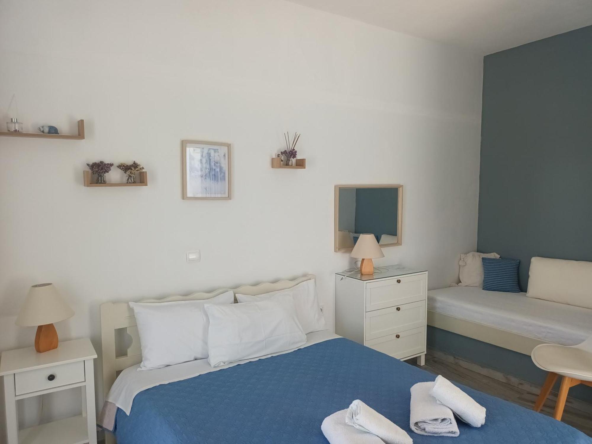 Athina'S Blue Studios Науса Экстерьер фото