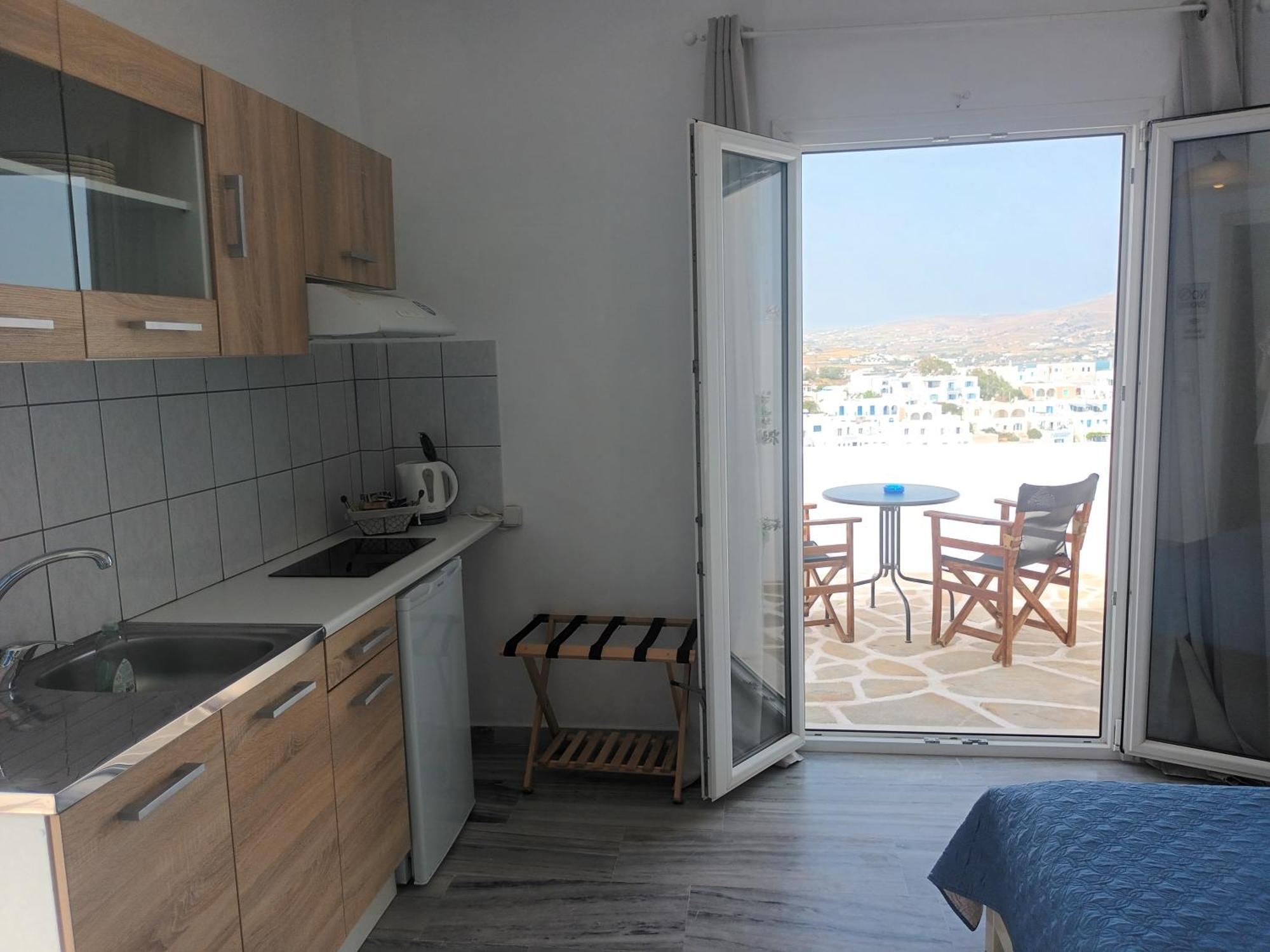 Athina'S Blue Studios Науса Экстерьер фото