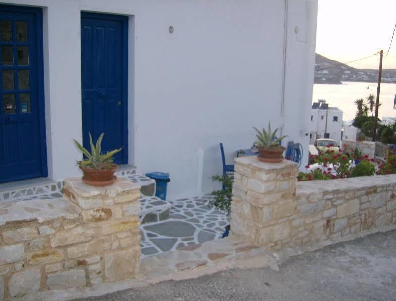 Athina'S Blue Studios Науса Экстерьер фото
