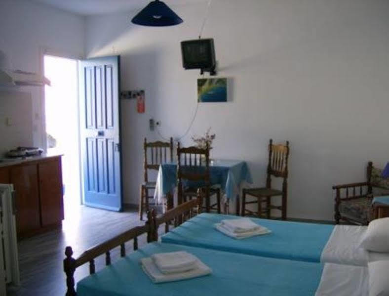 Athina'S Blue Studios Науса Экстерьер фото
