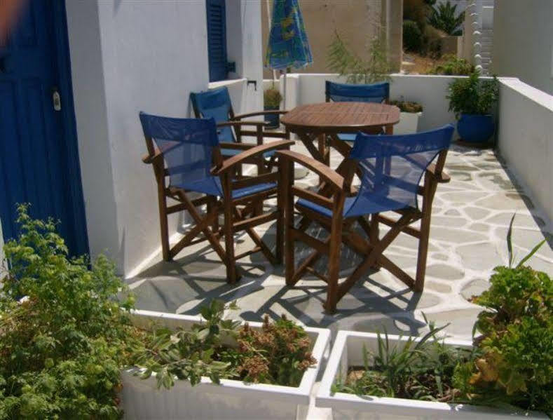 Athina'S Blue Studios Науса Экстерьер фото