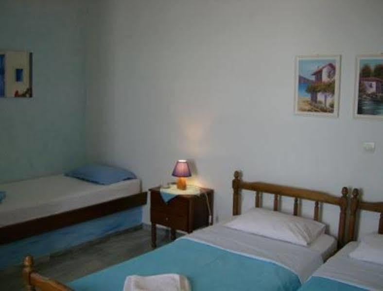 Athina'S Blue Studios Науса Экстерьер фото