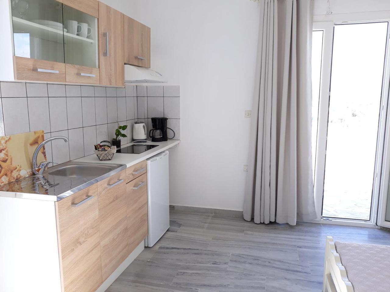 Athina'S Blue Studios Науса Экстерьер фото