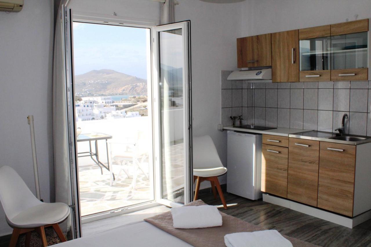 Athina'S Blue Studios Науса Экстерьер фото